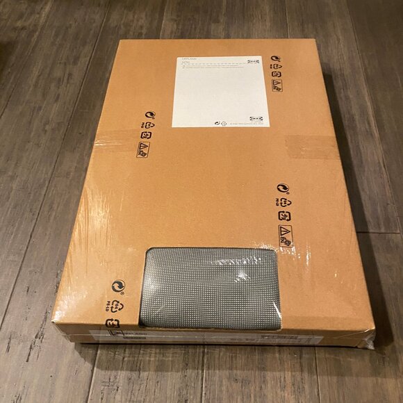 New in box ! IKEA UPPLAND Cover For Loveseat Remmarn Light Gray 004.727.64 - Picture 3 of 3